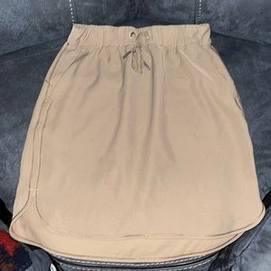 🫶🏽LULULEMON TAUPE SKIRT. 🫶🏽